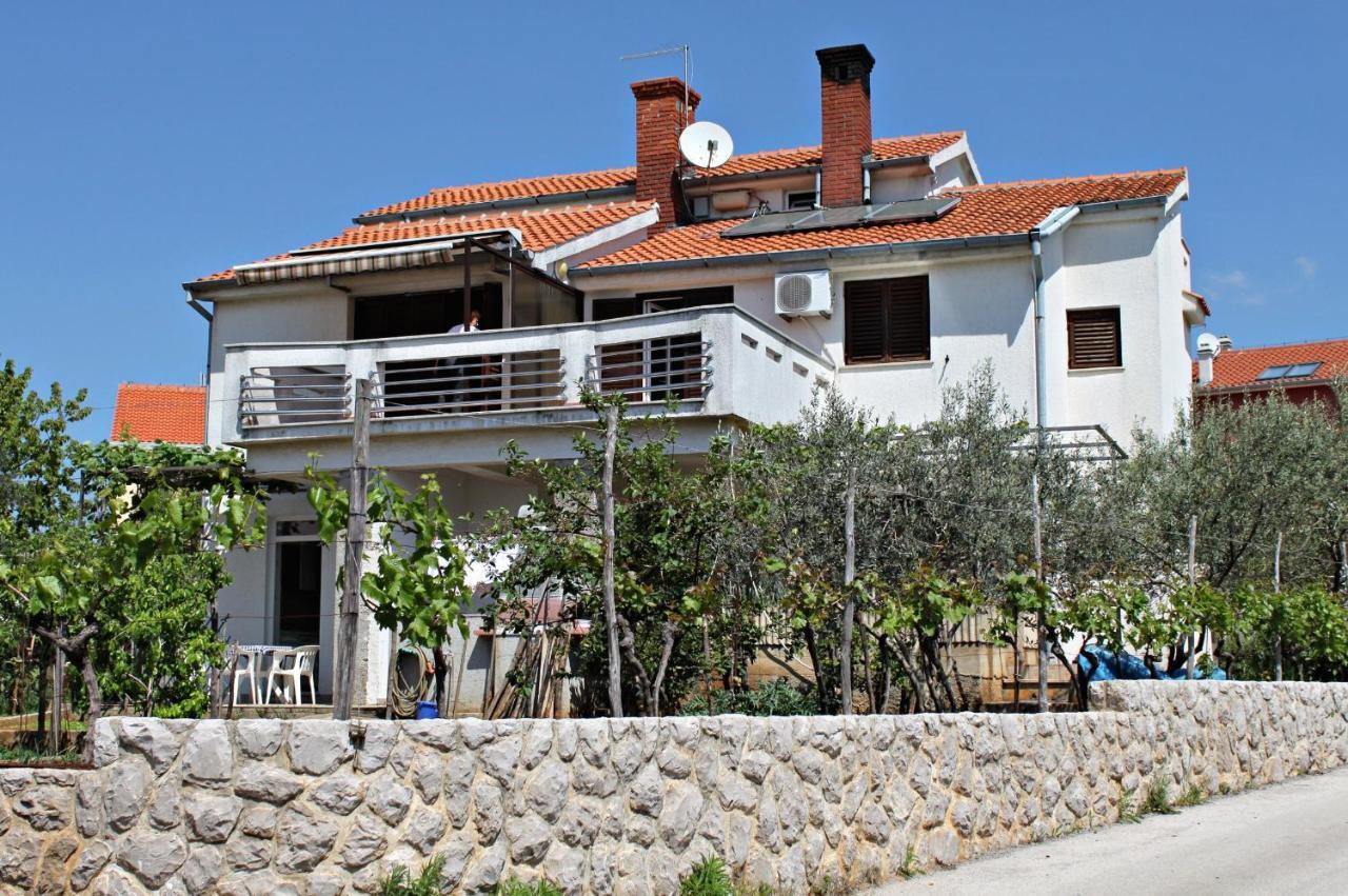 Apartments And Rooms With Parking Space Krk - 5294 Krk Town Buitenkant foto