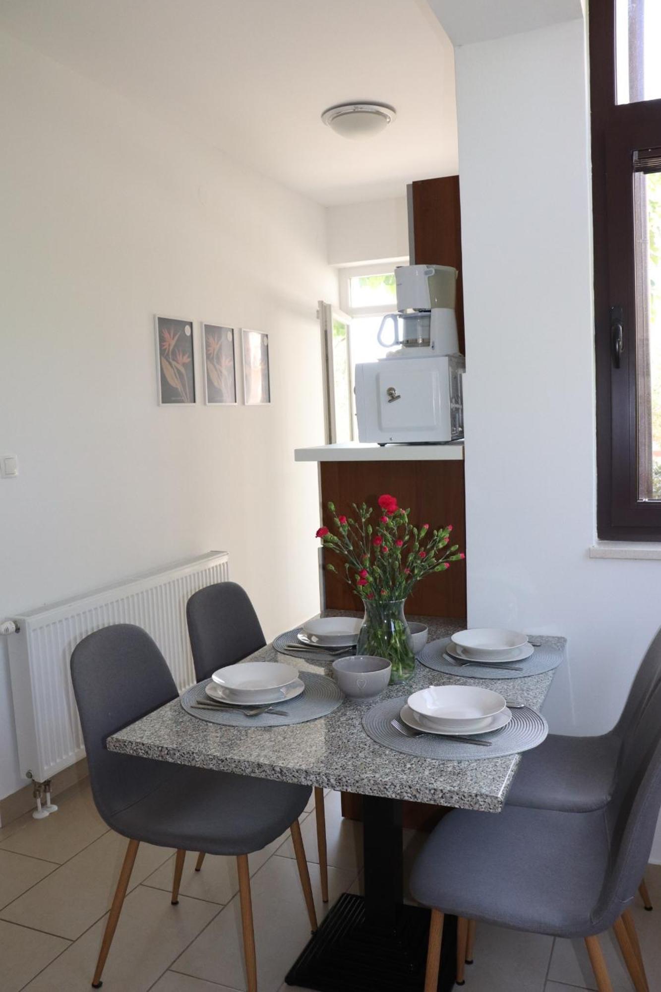 Apartments And Rooms With Parking Space Krk - 5294 Krk Town Buitenkant foto